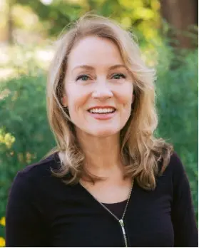 Headshot of Denine Monet